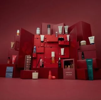 Адвент календар LOOKFANTASTIC Beauty Advent Calendar 2025